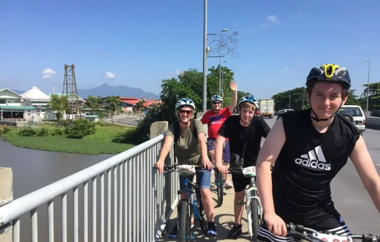 Best of Kuching: Heritage & Kampong Bike Tour